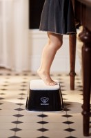 Little Pea BabyBjorn Σκαλοπάτι Step Stool-black-white_lifestyle